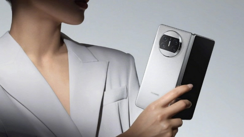 Спутниковая связь и «космическая» цена. Представлен складной смартфон Huawei Mate X3