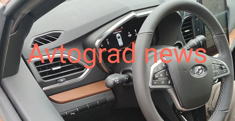 Первые Lada Vesta NG SW Cross с 16-клапанными двигателями и планшетом собраны на АвтоВАЗе Первые Lada Vesta NG SW Cross с 16-клапанными двигателями и планшетом собраны на АвтоВАЗе