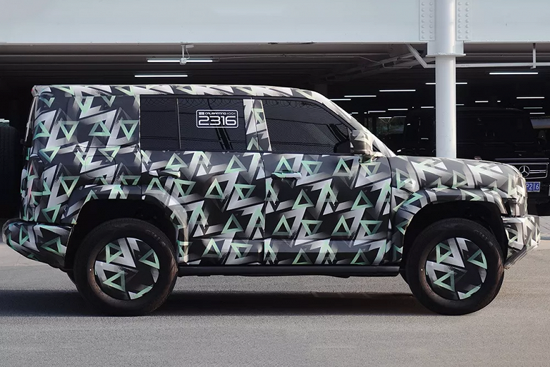 Китайский «убийца» Mercedes G-Class. Представлен первый внедорожник BYD серии F