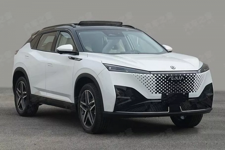 Это новый конкурент Kia Sportage. Первый кроссовер Dongfeng на платформе DSMA 2.0 показали вживую