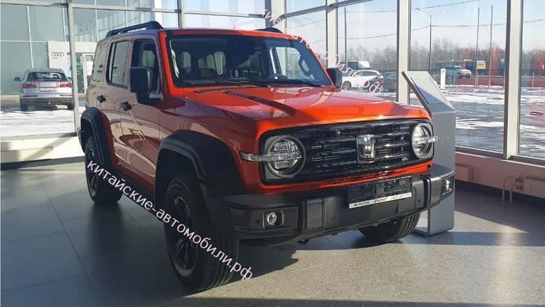 Продажи «гражданских танков» стартуют в России на следующей неделе. Внедорожники Tank 300 — уже на стоянках дилеров