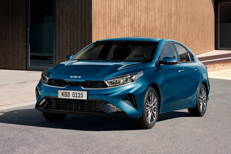 В Россию привезли новенькие Kia Cerato 2023 года. Названы цены В Россию привезли новенькие Kia Cerato 2023 года. Названы цены