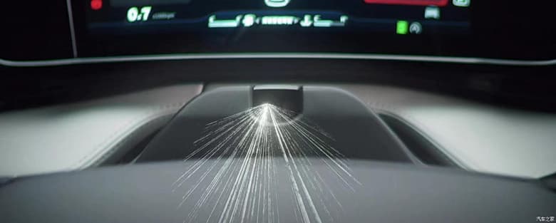 Geely показала салон молодежного кроссовера Atlas Cool: система распознавания лица, подсветка даже в динамиках и необычная ручка КПП