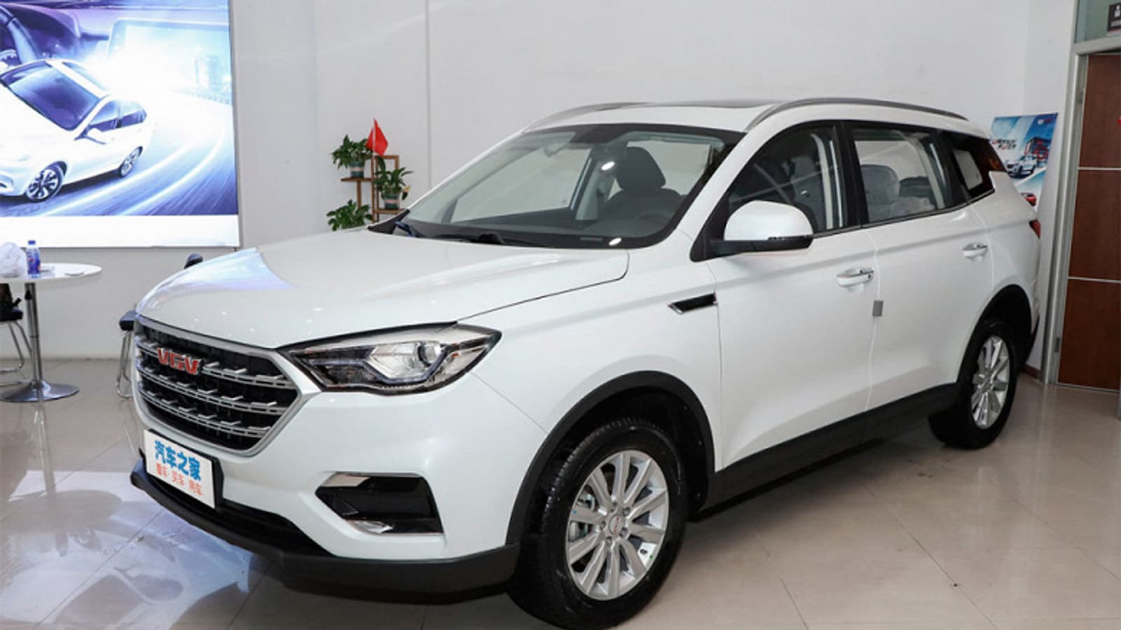 Летом в России появится 7-местный кроссовер VGV U70 с 6-ступенчатым «автоматом». Названа его цена