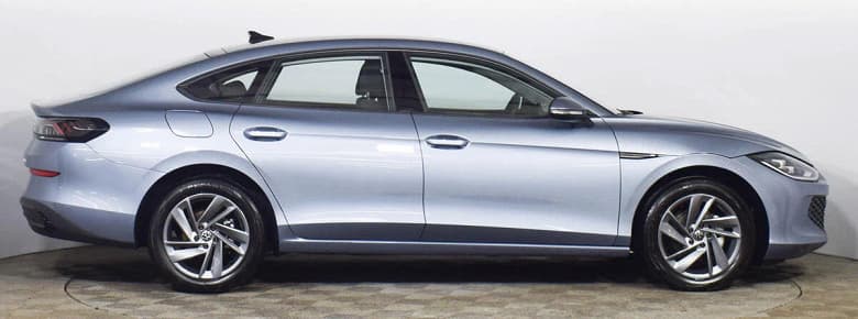 В России можно купить новейший лифтбэк Volkswagen Lamando. Сколько просят за аналог Volkswagen Passat c необычным дизайном?