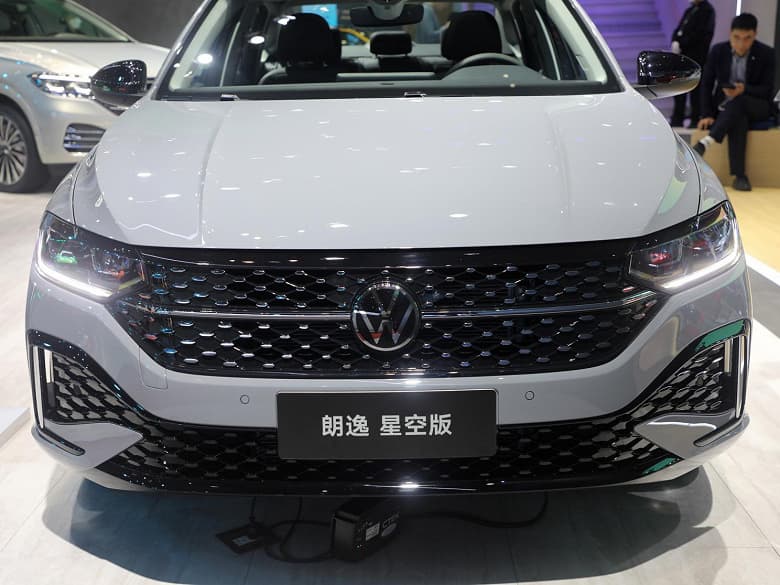 Обновленный Volkswagen Lavida с 160-сильным турбомотором по параллельному импорту поступил в Россию из Китая