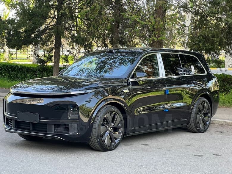 Лучший китайский автомобиль 2022 года существенно подорожал в России. Дилеры объявили цены 449-сильный на кроссовер Li Auto L9 2023