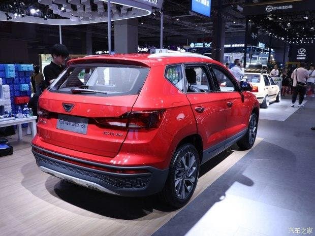 150 л.с., «автомат» и довольно просторный для своих габаритов салон при цене 12 600 долларов. В Китае представлен обновленный кроссовер Jetta VS5