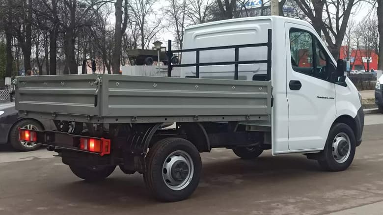 В продажу поступила новая версия «Соболя NN». За хорошо оснащенный автомобиль с двигателем Cummins просят 2,78 млн рублей