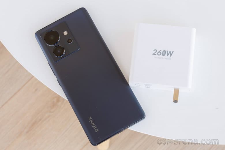 На полную зарядку смартфона ушло менее 7 минут. Появились первые тесты технологии 260-ваттной зарядки Infinix All-Round FastCharge