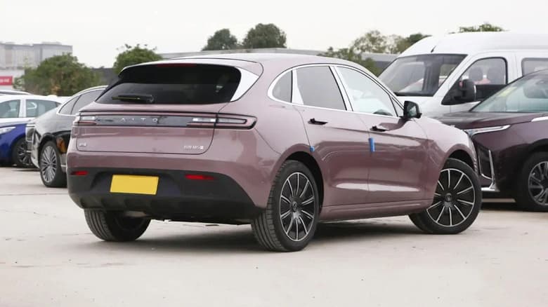 496 л.с., полный привод и запас хода до 1242 км. В России начали продавать кроссовер Huawei Aito M5 2023 года выпуска – сколько за него просят?