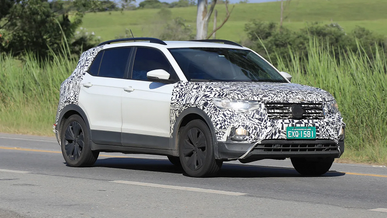 Это Volkswagen T-Cross 2023. Новый кроссовер впервые сфотографировали в ходе испытаний