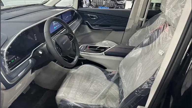 Роскошный аналог Mercedes-Benz V-Class с 234-сильным мотором и 8-ступенчатым «автоматом» предложили в России. Цена Maxus G90 может удивить