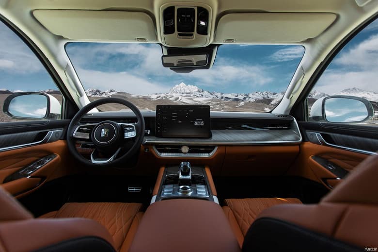 Такой «танк» России пока не положен. В Китае стартовали продажи внедорожника Tank 500 2023