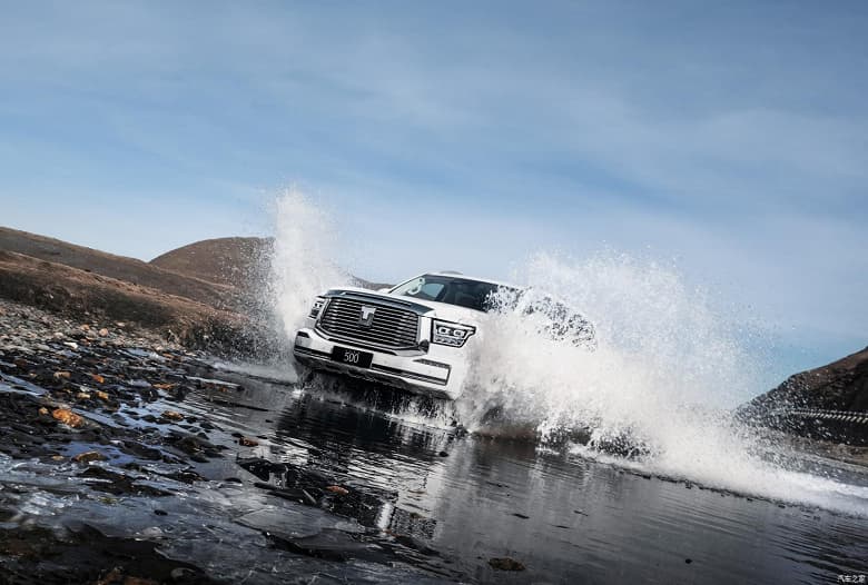 Такой «танк» России пока не положен. В Китае стартовали продажи внедорожника Tank 500 2023