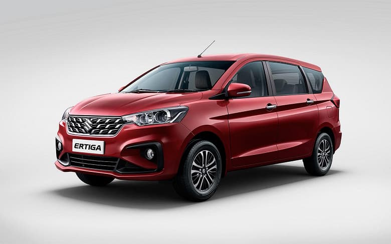 В Россию привезли минивэн Suzuki Ertiga из Японии. Это одна из самых доступных 7-местных «параллельных» моделей с «автоматом»