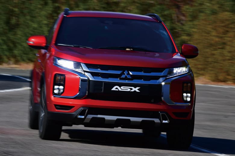 В России начали продавать Mitsubishi ASX 2023 года выпуска. «Параллельные» кроссоверы оказались дешевле официальных