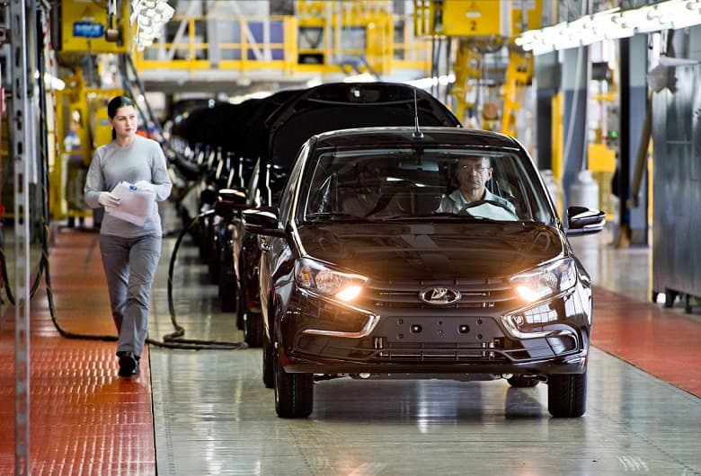 Lada Granta остаётся без центрального замка и трёх версий Lada Granta остаётся без центрального замка и трёх версий