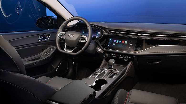 На замену Hyundai Elantra. В России представлен седан Omoda S5, в топовой версии – 147-сильный турбомотор и вариатор