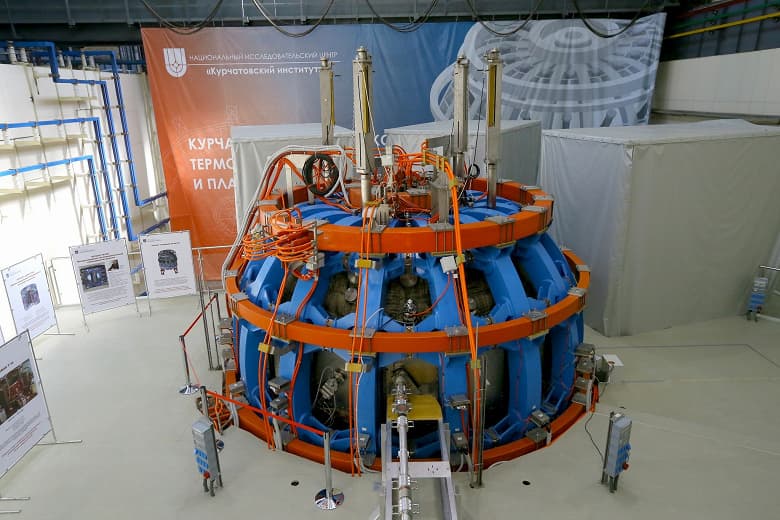 Специалисты ТРИНИТИ разрешили школьникам с помощью VR-очков разобрать термоядерную установку на части