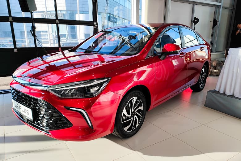 Запуск продаж новых седана и кроссовера BAIC U5 Plus и X35 в России намечен на май, цены начинаются от 1,7 млн рублей