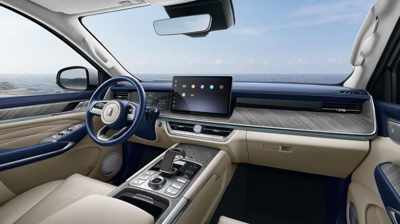 Большой рамный Tank 500 готов покорять просторы России. Стартовали продажи «китайского Land Cruiser 300», за который просят от 5,1 млн рублей