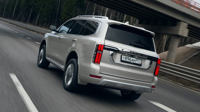 Большой рамный Tank 500 готов покорять просторы России. Стартовали продажи «китайского Land Cruiser 300», за который просят от 5,1 млн рублей