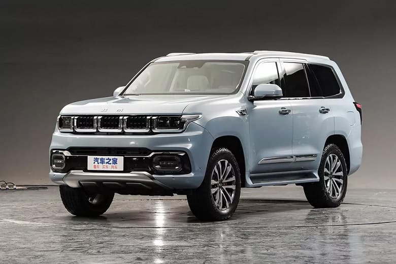 В России появятся аналоги Toyota RAV4 и Land Cruiser 300 от BAIC: BAIC X55 и BAIC BJ60 будут собирать на «Автоторе»