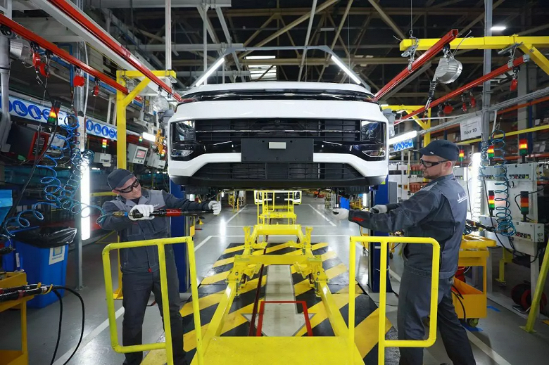 Производство «Москвичей» начинали с нуля, Renault не оставила ни технологий, ни комплектующих