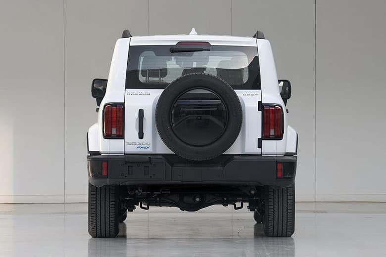 Tank 300 стал гибридным. Первые живые фото