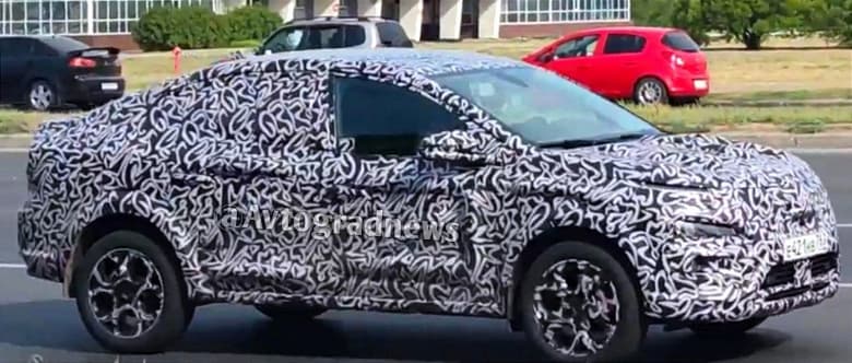 АвтоВАЗ показал тестовую модель Lada Granta 2024: профиль напоминает Logan 3