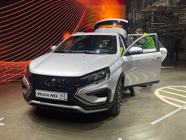 Lada Vesta NG оказалась дешевле, чем ожидали многие россияне: цена раскрыта