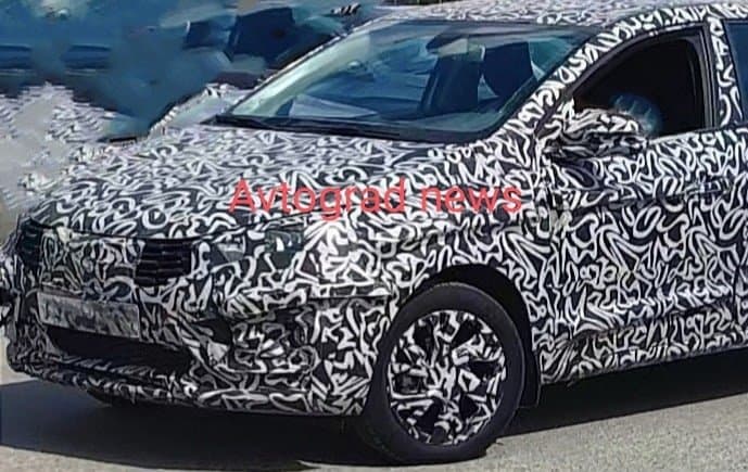 Тестовую Lada Granta 2024 засняли на АвтоВАЗе. В профиль — вылитый Logan 3