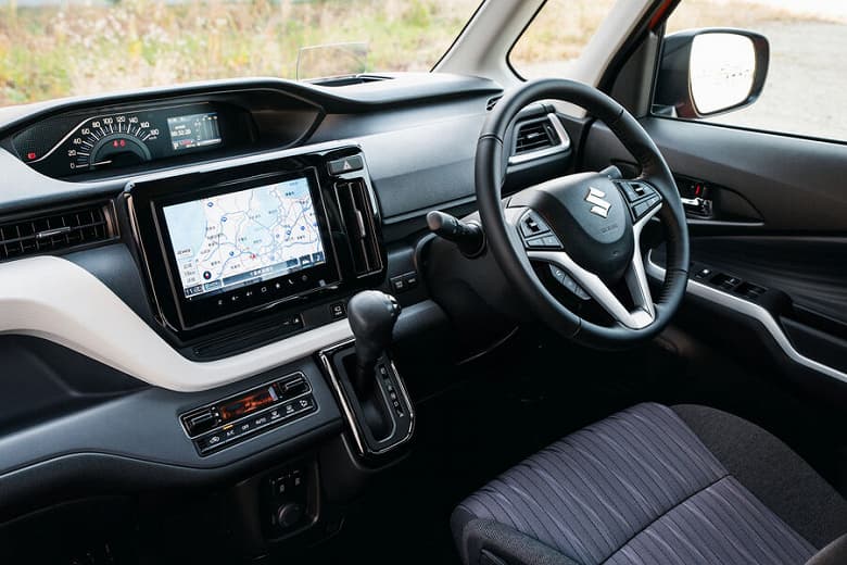 Полный привод, вариатор, 91 л.с., японская сборка и цена ниже, чем у Lada Granta. В России начали продавать Suzuki Solio и Suzuki Solio Bandit