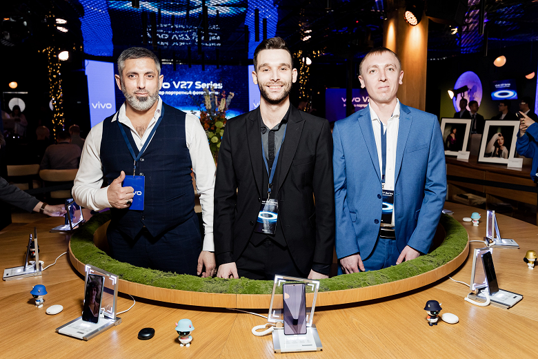 AMOLED, 120 Гц, 50 Мп с OIS, селфи-камера 50 Мп, 4600 мА·ч и 66 Вт. Vivo выпустила Vivo V27 и V27e в России со скидками