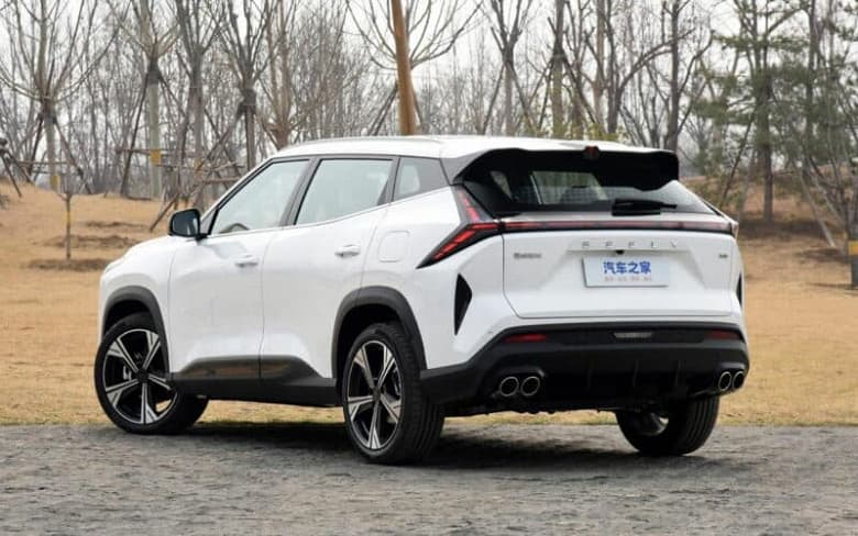 Geely Atlas нового поколения с автопилотом, двигателем Volvo, Snapdragon 8155 и большим экраном. Новинку оценили в Китае от 15 800 долларов.