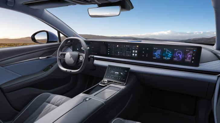 510 л.с., лютая динамика, пневмоподвеска, шесть экранов, самая современная начинка — скоро в России. Подробности о Voyah Passion