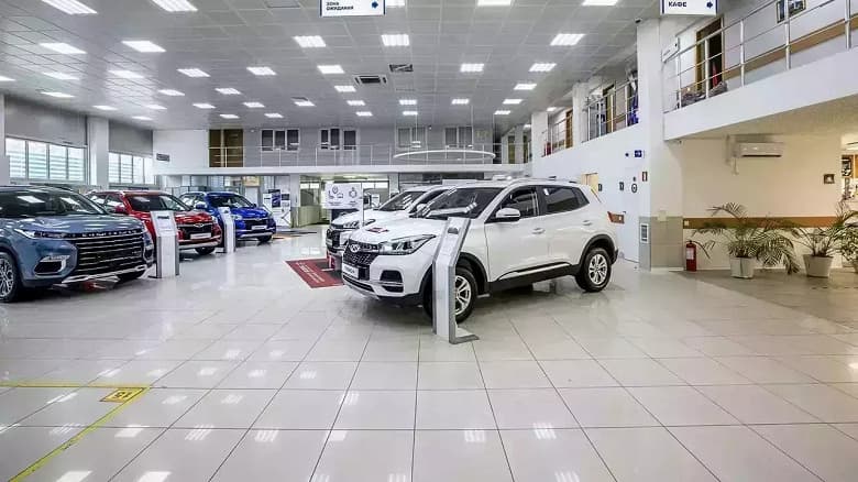 Автомобили в России могут подорожать на 8% в ближайшие три-четыре месяца. Это прогноз основателя ГТК-Холдинга