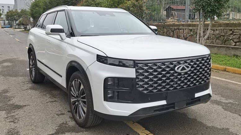 Это Chery Real Me. Новейший кроссовер показали вживую в двух вариантах