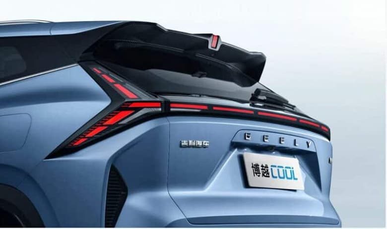 Экран 13,2 дюйма, 16 ГБ ОЗУ, 128 ГБ флеш-памяти, Snapdragon 8155, 180 л.с. Новые подробности о молодежном кроссовере Geely Atlas L Cool