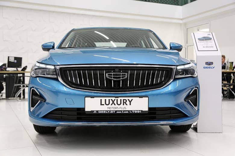 В Белоруссии ажиотажный спрос на седаны Geely Emgrand: только у одного дилера лист ожидания в 250 человек, некоторые ждут автомобиль с января