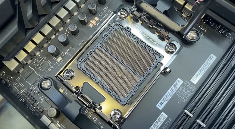 Первый пошел. В США сгорел Ryzen 7 7800X3D, но винят во всем материнскую плату Asus