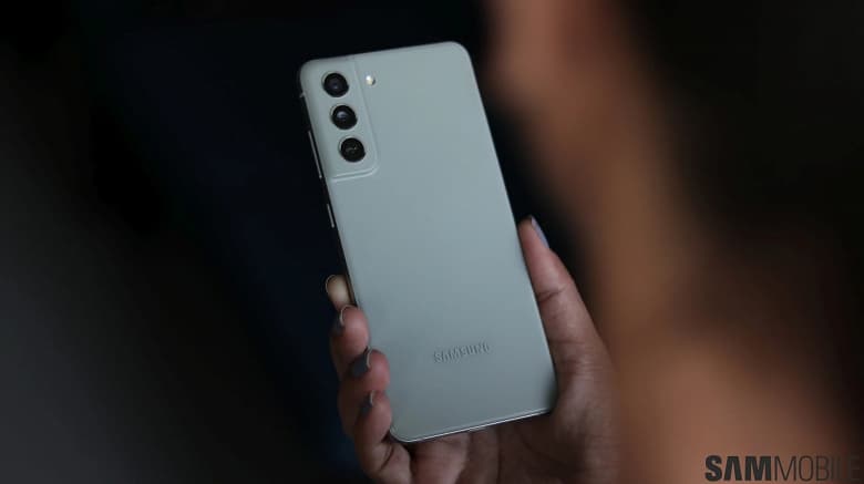 Samsung, это точно смартфон для фанатов? Galaxy S23 FE выйдет в конце года, но вообще без платформы Snapdragon Samsung, это точно смартфон для фанатов? Galaxy S23 FE выйдет в конце года, но вообще без платформы Snapdragon