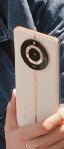 Характеристики и живые фото Realme 11 Pro+ с разрешением 200 Мп, частотой 120 Гц и мощностью 100 Вт