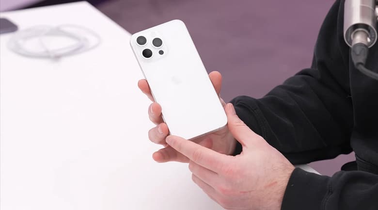 Новый флагман Apple: первый взгляд на макет iPhone 15 Ultra и сравнение с iPhone 14 Pro Max в видео