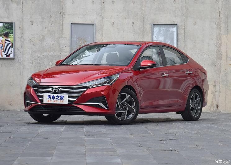 Продолжается борьба за ценовое превосходство. Хендай Солярис стоит в Китае 8100 долларов, Киа Рио — 8500 долларов, а Фольксваген Поло — 10 550 долларов Продолжается борьба за ценовое превосходство. Хендай Солярис стоит в Китае 8100 долларов, Киа Рио — 8500 долларов, а Фольксваген Поло — 10 550 долларов