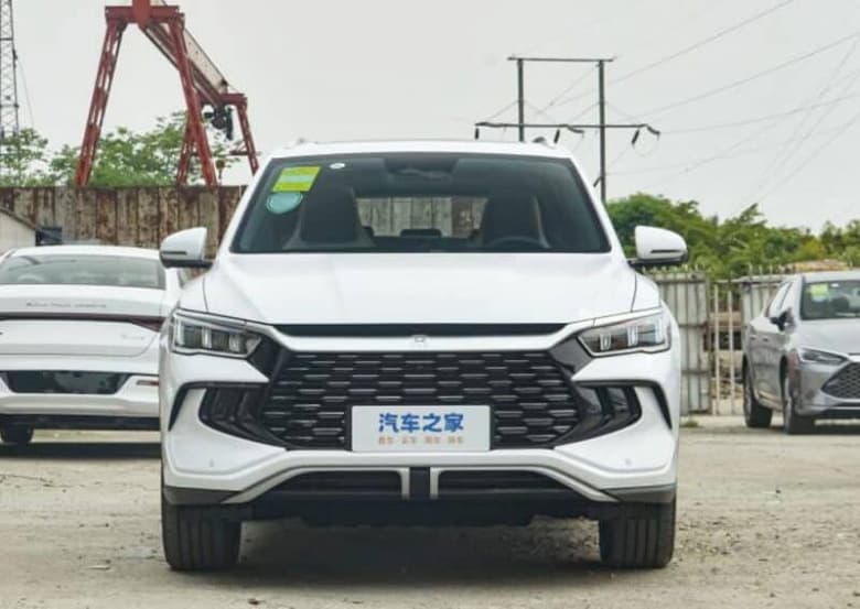 Современный гибрид BYD Song Pro DM-i Champion Edition 2023 уже появился у дилеров, но продажи начнутся позже