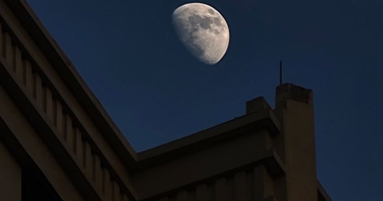 Первый смартфон Realme для съемки Луны и первый смартфон с одной камерой высокого разрешения. Realme 11 будет представлен 10 мая