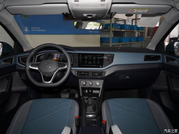 Вместо седана Volkswagen Polo. В Китае представлен Volkswagen Lavida XR со 110-сильным атмосферным мотором и 6-ступенчатым «автоматом»