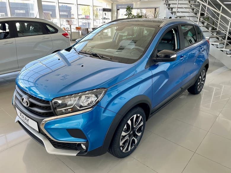 Топовая версия Lada XRAY Cross в исполнении Instinct стоит 2 миллиона рублей и является одной из последних моделей в России